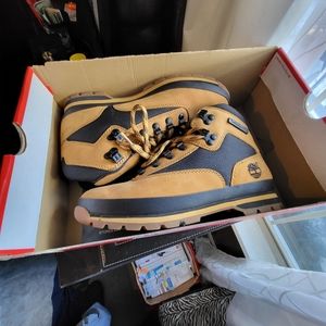 Timberland Buckskin Hiking Boots Size 9